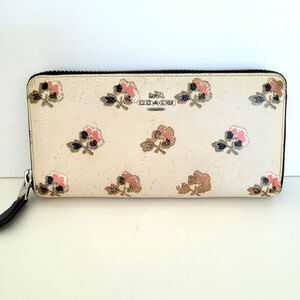 Coach Wallet Holder White Floral Crossgrain Leather Zip Around Clutch Logo Fair